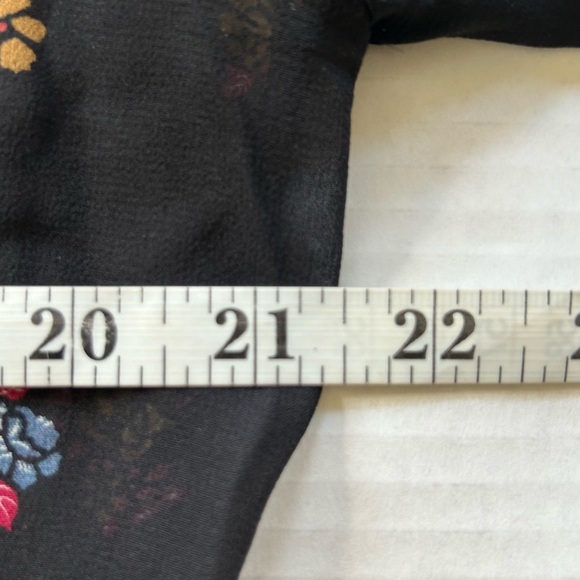 JOIE HAYA 100% silk thin blouse SMALL ( run big ) - Picture 8 of 10